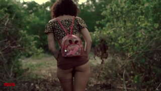 Macəra Anal sex, Boş yerə Çimərlik