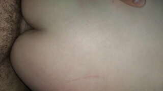 Chim chết tiệt với cô. Cô gái đưa vào mông.