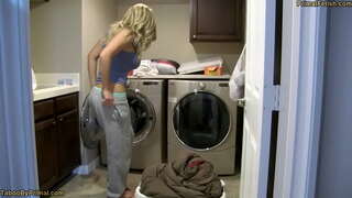 Mia StepMom ne Diru al Mia Vicpatro Ni Fucking