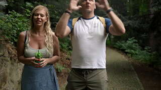 Pov เซ็กส์อยู่ในกระท่อมอยู่ในภูเขา