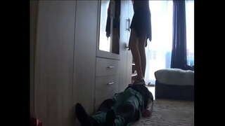 Langkah yang berat menginjak-injak