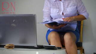 Â�ャギーを提出Velmaめに服を脱ぐ. Velma masturbatesがむ事が出来ます。 フルビデオhttps://is.gd/TFz2lx