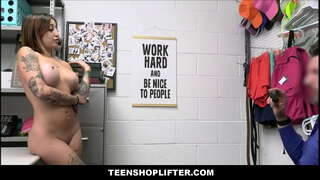 TeenShoplifter.com - Velika Rit Teen Pole Plesalka Ujel Kraje V Trgovinah Torbici