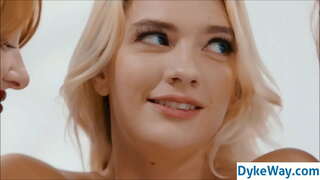 лесбийски целувки и секс