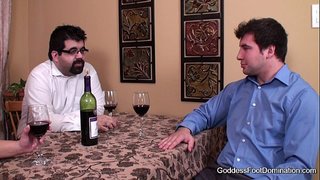 Footjob - Emazte ixten pean taula enpresa-akordio