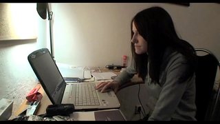 Бул красотка кеңири раздвигает ножки