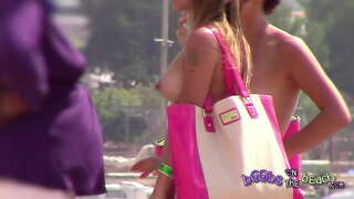 ���ေ့သူငယ်ကြကုန်ချကမ်းခြေ typsy&amp;amp;topless အတူတူ