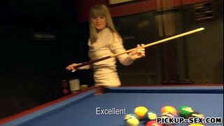 ���ిగువైన చెక్ పతిత పూకు railed దుష్ట వ్యక్తి డబ్బు కోసం