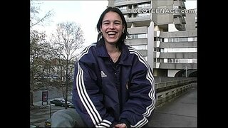 Tökmə cinsi brunettes yeniyetmələr üçün