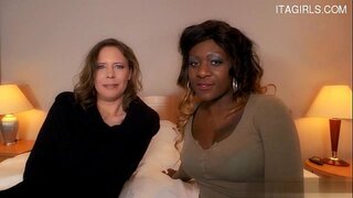 Busty និស្សិតអាសូរបំផុ