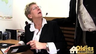 Threesome yn y gwaith