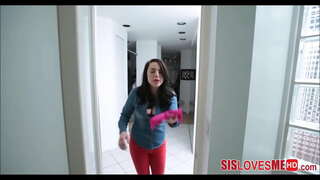 SisLovesMeHD - Big Tits प्राकृतिक चरण बहिनी वरिपरि खेल्न POV