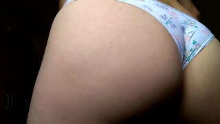 Radost z cd, které je aktivní v její kalhotky