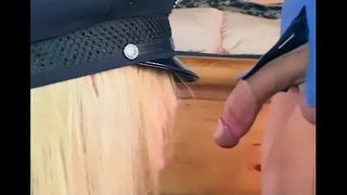 ���ස්සන කාන්තා පොලිස් මඟුලේ දී අත්වැසුම් සහ මේස්