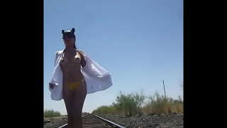 Gatita kutembea uchi nje