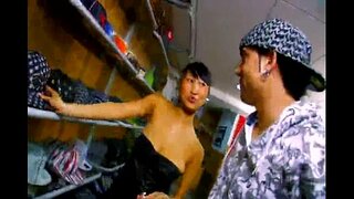 Шэрон Барбы трахается менен испанцем анын дүкөнүнөн