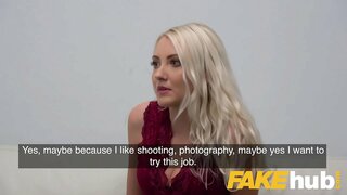 جعلی ایجنٹ شہوانی ، شہوت انگیز ہیلن آخر orgasm کے لئے ایجنٹوں کی طرف سے ڈک