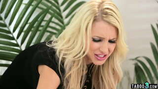 Сердитая аялы кугуара р. трахается менен незнакомцем