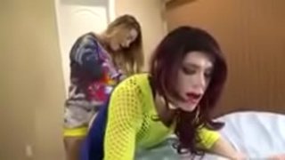 Сисси страпон басым әйел жоғарыдан