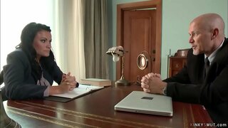 Ã�ボスマークデイビス曲以上の机セ巨乳を大幅員Ashliム、大きなコックポンドの彼女の滑りから裏手に縛