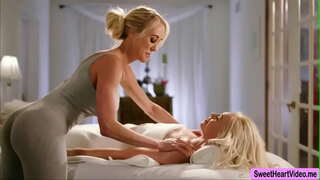 MILF Brandi Maite laguntzen du, bere Bezero Lyra Legeak pussy iristeko orgasm