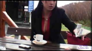 Varakova איז אין אַ מאָטאָרווייַ רעסטאָראַן אויף די גיינ אַף פֿאַר קאַסטאַמערז צו באַרען