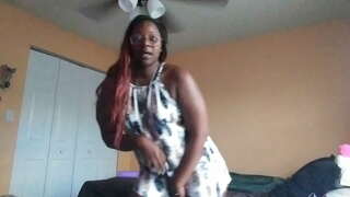 Mainan baru mencoba keluar